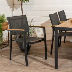 Veke Odense-Saarni 6-hengen Ruokailuryhmä Musta/luonnonväri -Veke kauppa Odense saarni 6 hengen ruokailuryhma mustaruskia miljoossa pete web 15