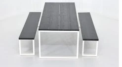 Veke Honka 8-hengen Ruokailuryhmä Penkeillä Musta/valkoinen Metallijaloilla