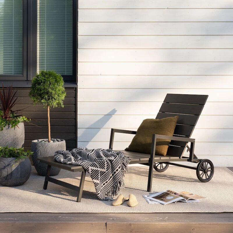 Veke Saari Aurinkotuoli Tummanharmaa 1 Veke Saari Aurinkotuoli Tummanharmaa